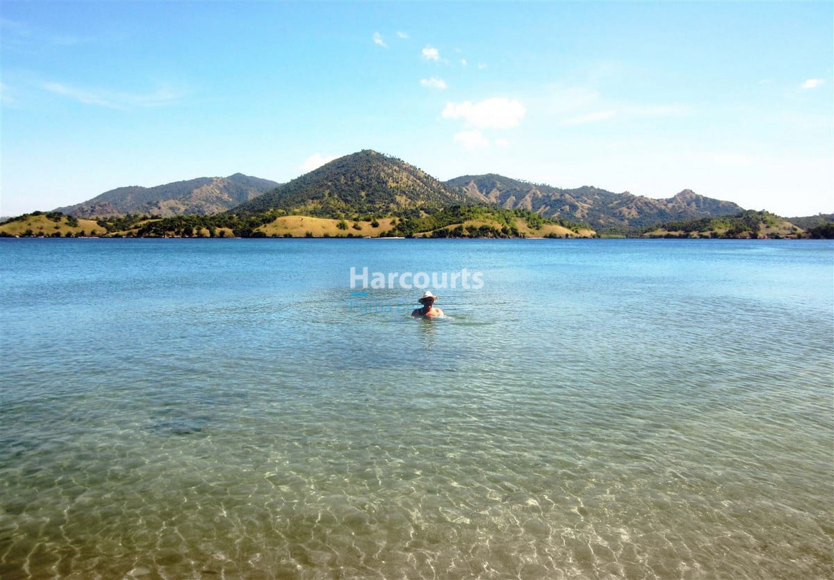 flores-has-long-been-ocean-breeze