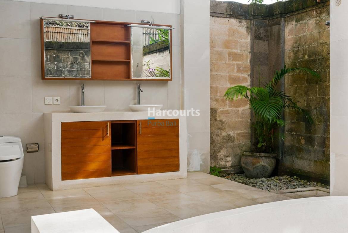 Pererenan Bali Villa Freehold - 5-Bedroom Contemporary Beauty