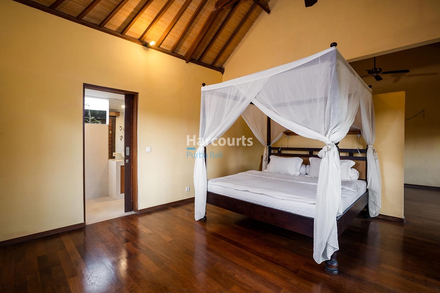 Pererenan Bali Villa Freehold - 5-Bedroom Contemporary Beauty