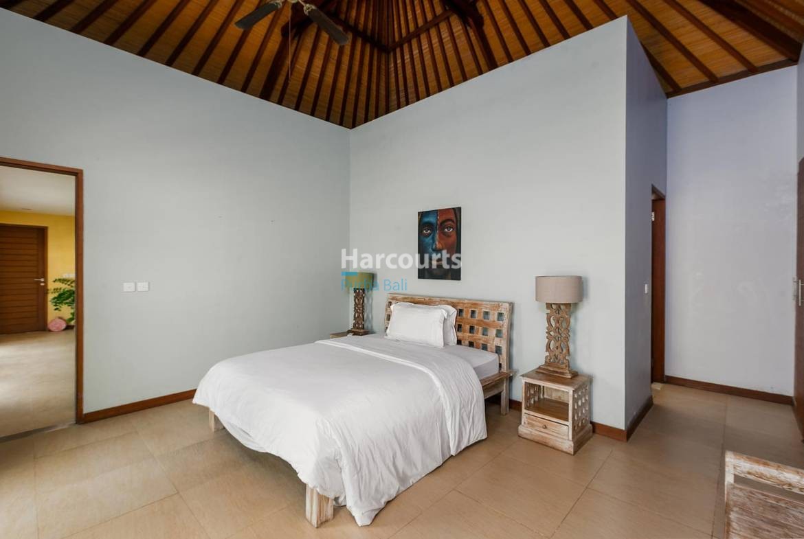Pererenan Bali Villa Freehold - 5-Bedroom Contemporary Beauty