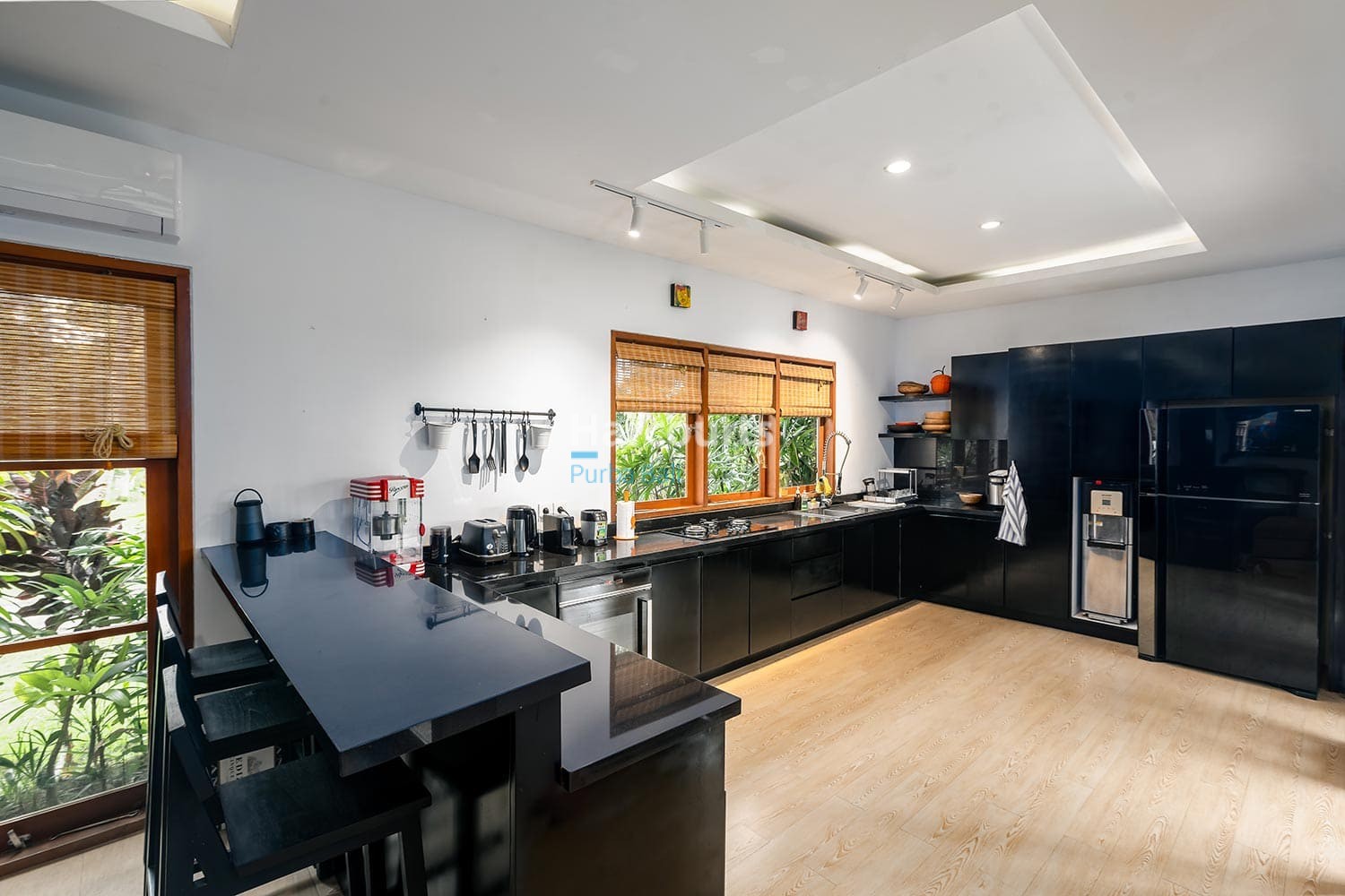 Pererenan Bali Villa Freehold - 5-Bedroom Contemporary Beauty