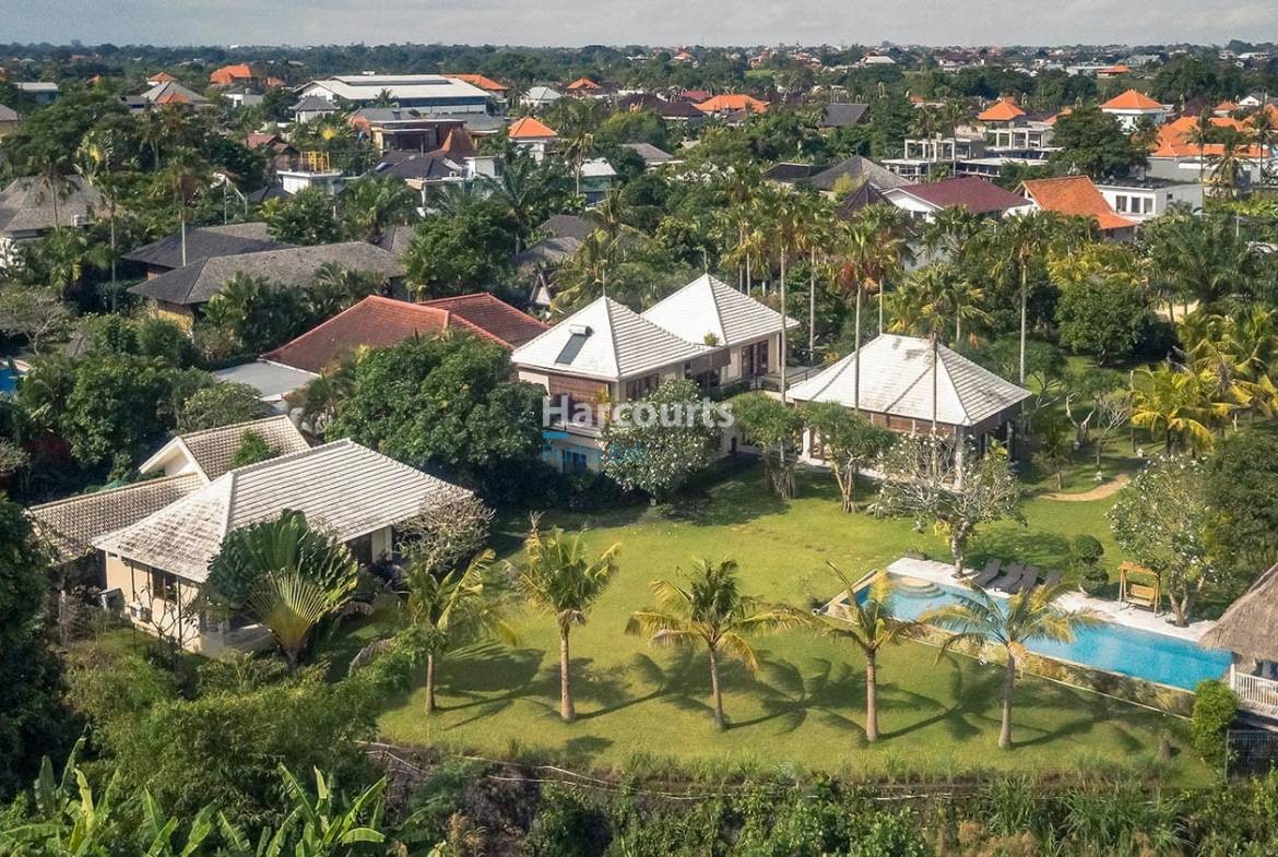 Pererenan Bali Villa Freehold - 5-Bedroom Contemporary Beauty