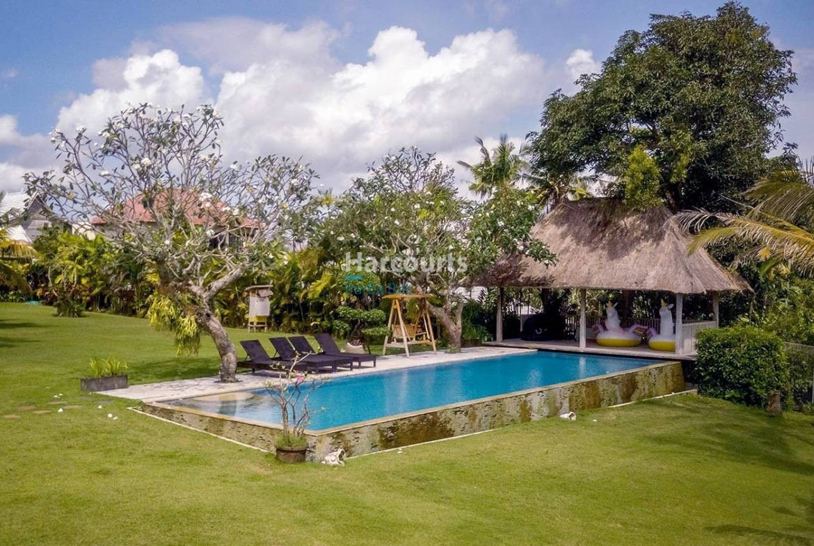 Pererenan Bali Villa Freehold - 5-Bedroom Contemporary Beauty