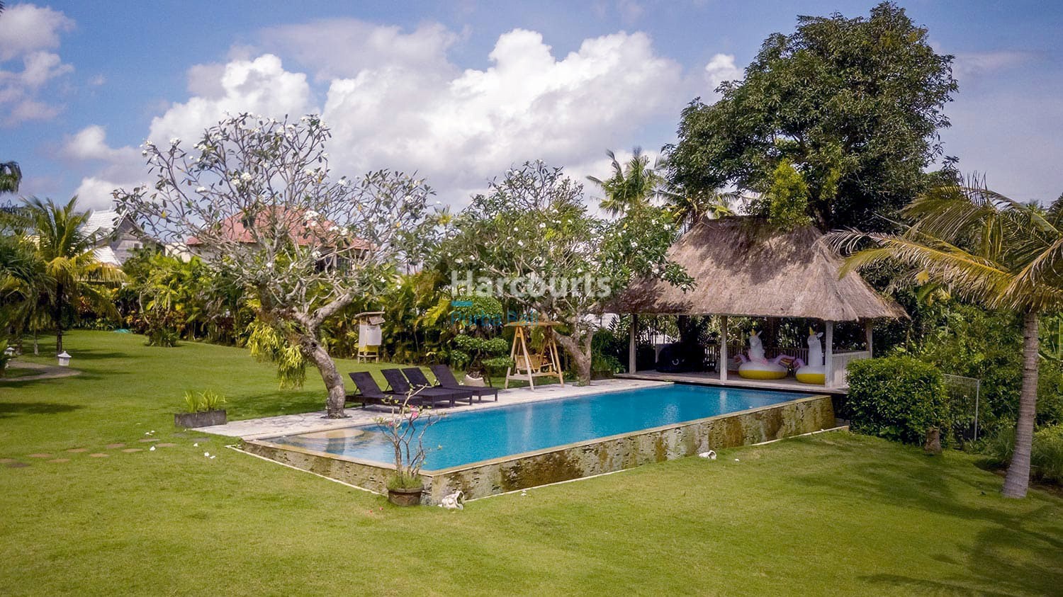 Pererenan Bali Villa Freehold - 5-Bedroom Contemporary Beauty