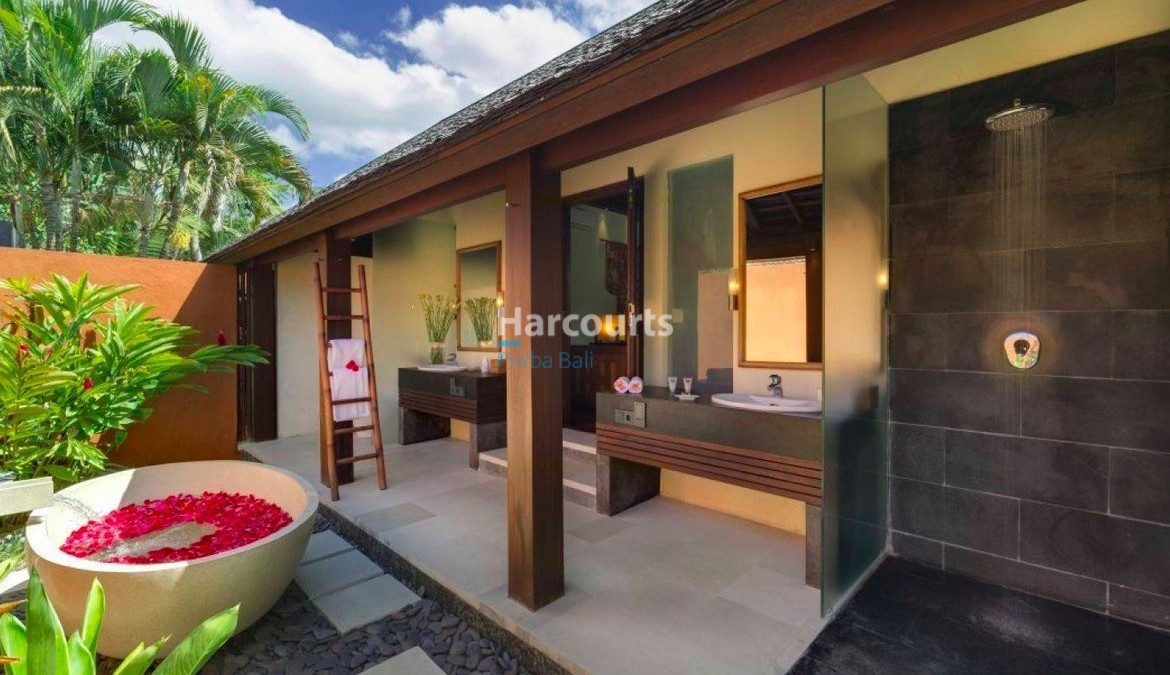 Spacious 4 Bedroom Luxury Villa for Sale in Pererenan, Bali