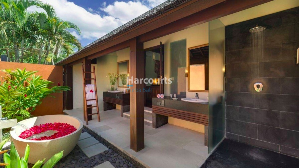 Spacious 4 Bedroom Luxury Villa for Sale in Pererenan, Bali