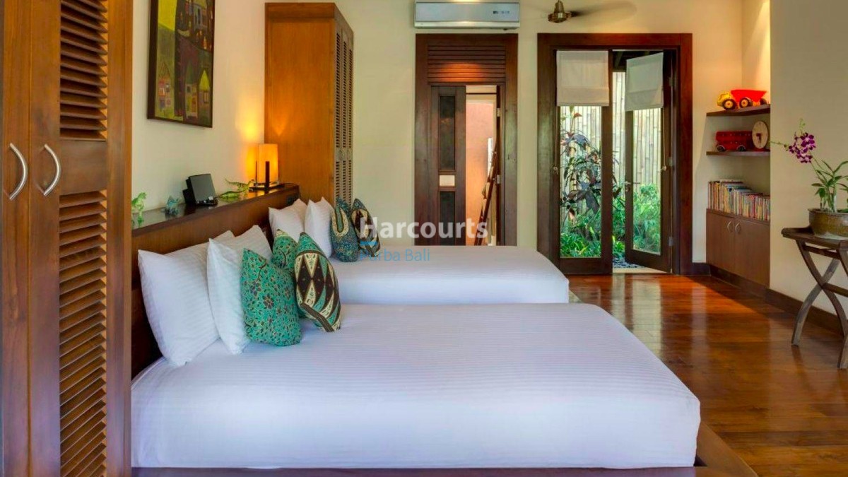 Spacious 4 Bedroom Luxury Villa for Sale in Pererenan, Bali