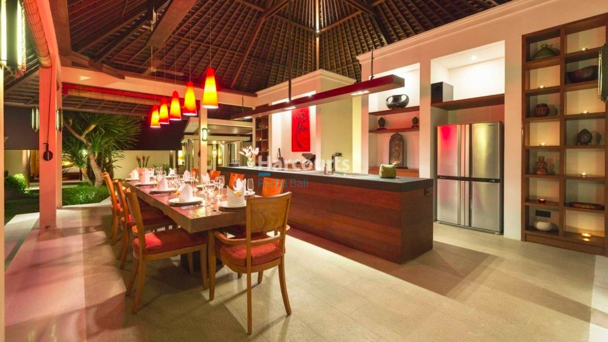 Spacious 4 Bedroom Luxury Villa for Sale in Pererenan, Bali