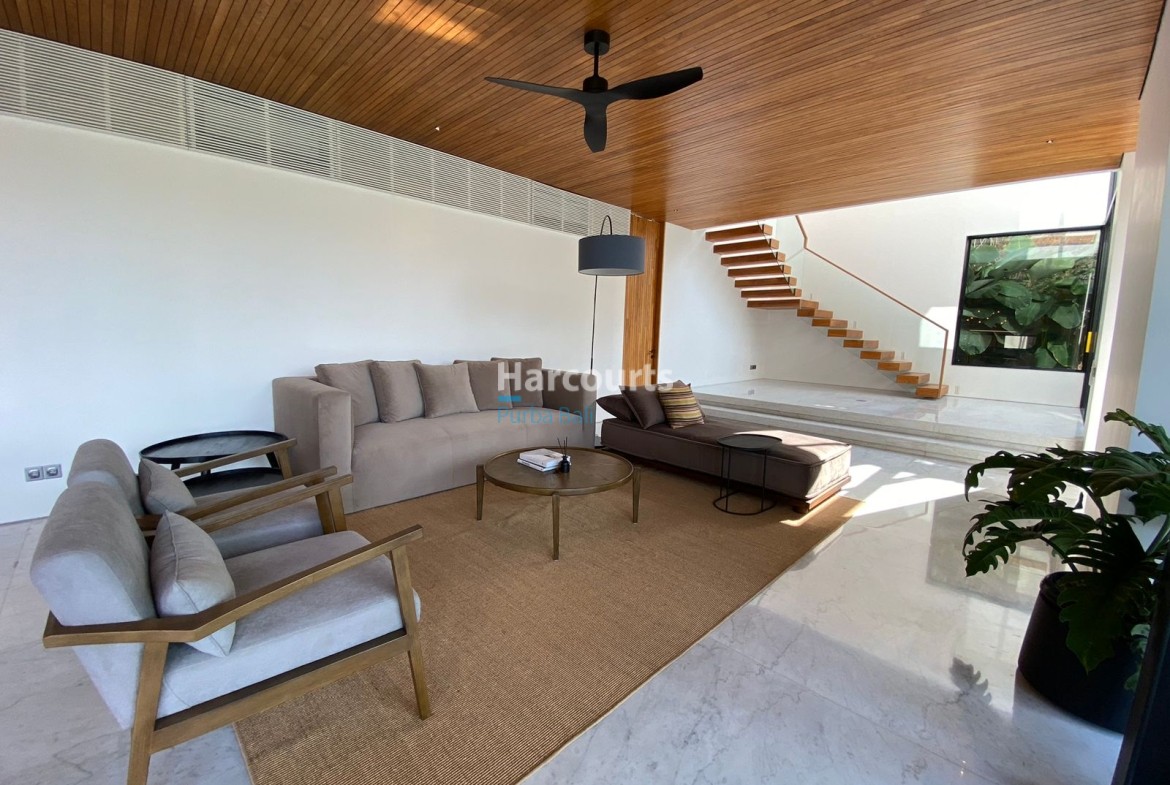 Modern Luxury Villa in Berawa, Canggu, Bali