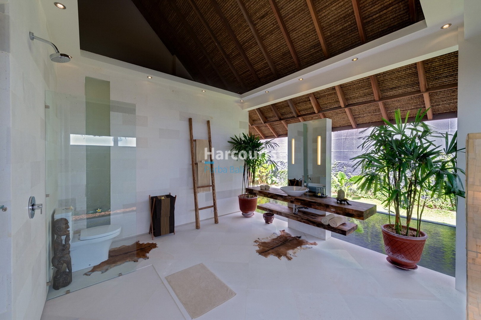 Spacious & Majestic Luxury Villa for Sale in Bali