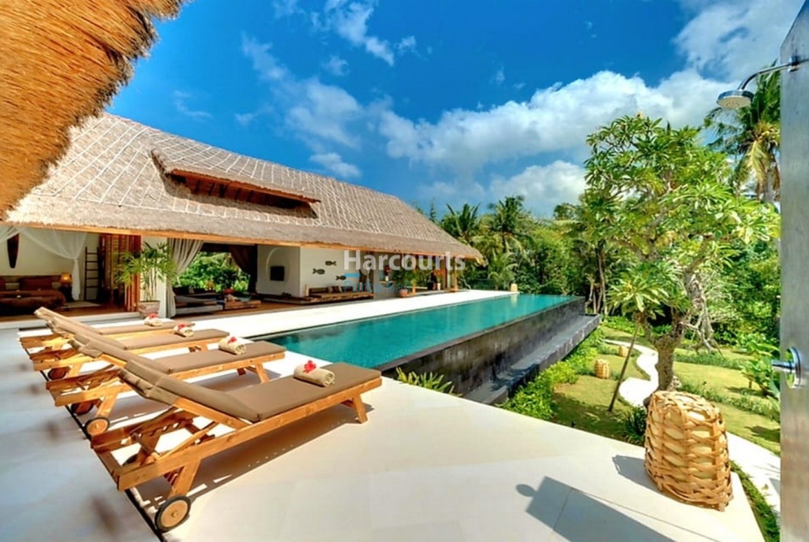Spacious & Majestic Luxury Villa for Sale in Bali