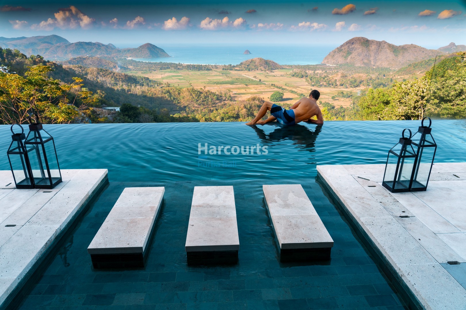 Nestled into the hillside in South Lombok, the villa has a private infinity pool offering stunning panoramic ocean views all fully managed with access to daily butler and housekeeping services.