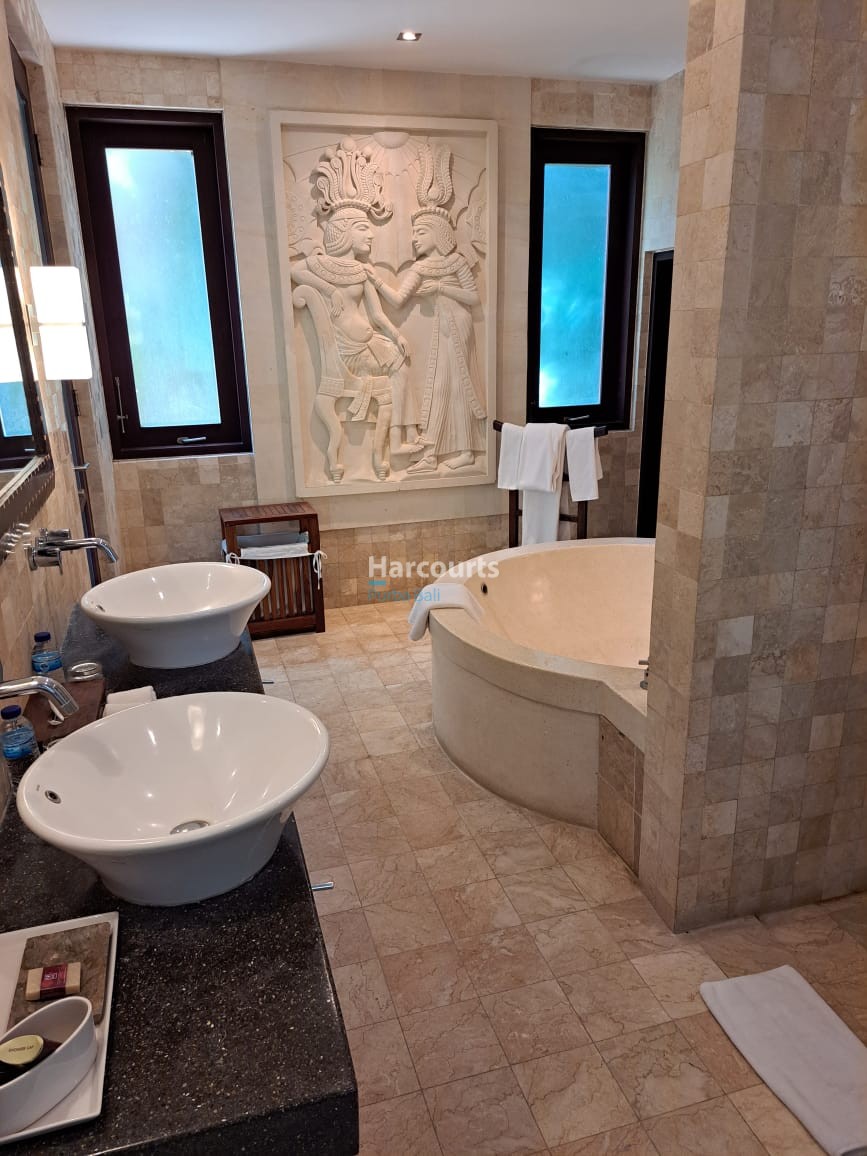 Jimbaran Hill Bali Villa for Sale