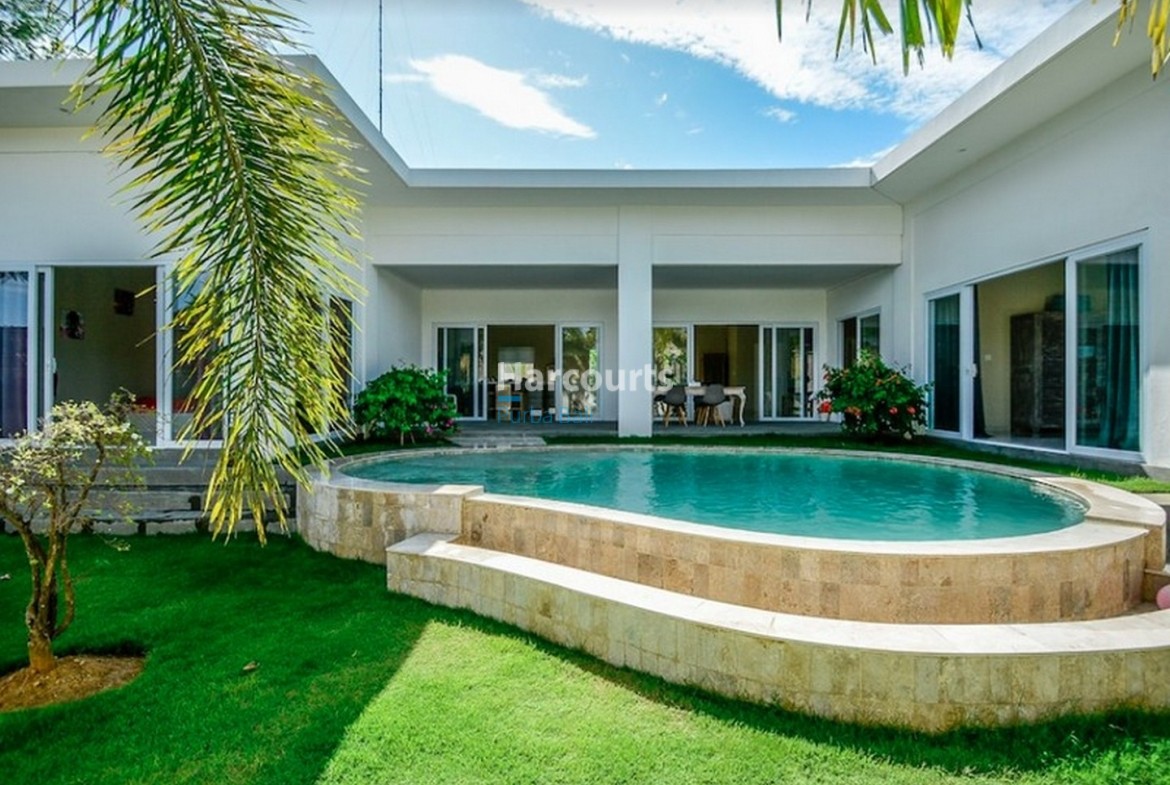 Bukit, Bali, Lovely Ungasan Villa Conveniently Located