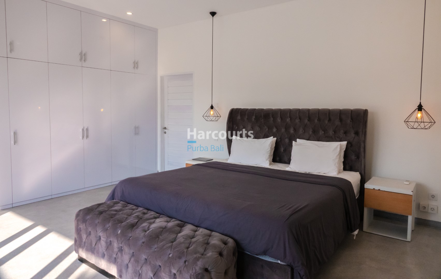 Spacious 4-Bedroom Villa with Rooftop Terrace – Kayu Tulang