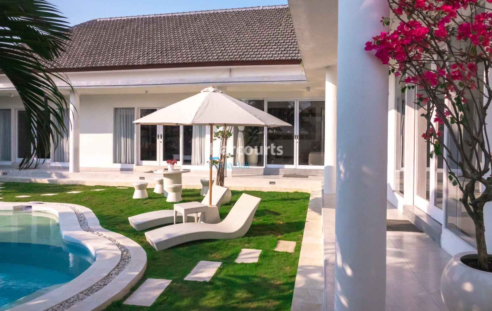 Spacious 4-Bedroom Villa with Rooftop Terrace – Kayu Tulang