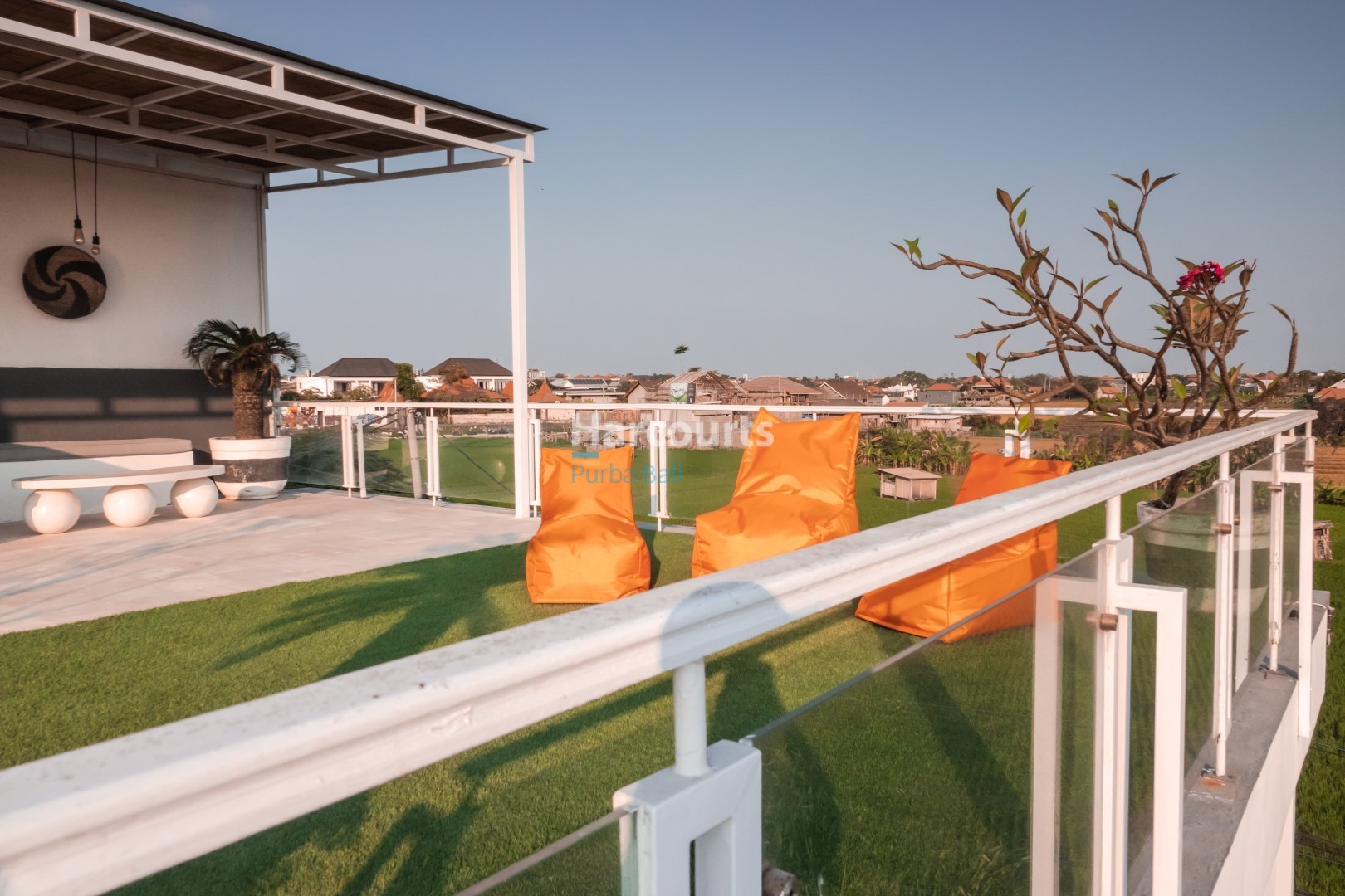 Spacious 4-Bedroom Villa with Rooftop Terrace – Kayu Tulang