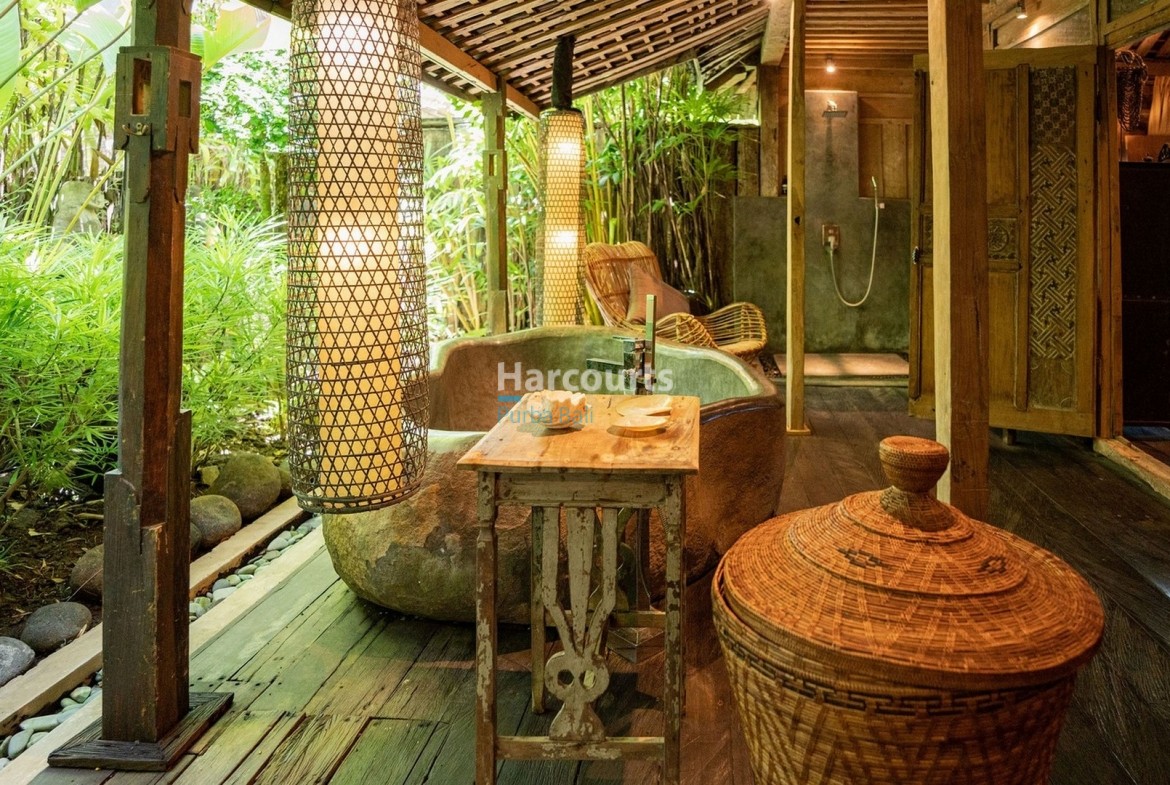 Magnificent 5-Bedroom Joglo Estate - Berawa Luxury Leasehold Villa Bali