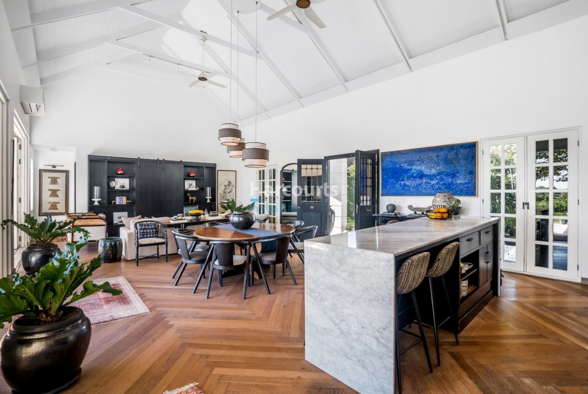 Luxury Modern Colonial Villa With Panoramic Views – Tumbak Bayuh