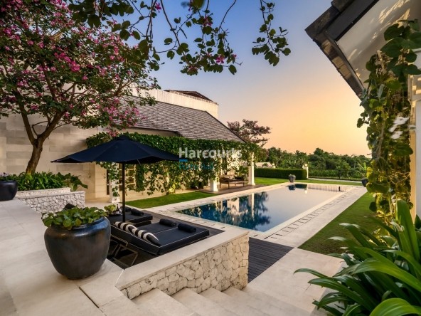 Luxury Modern Colonial Villa With Panoramic Views – Tumbak Bayuh