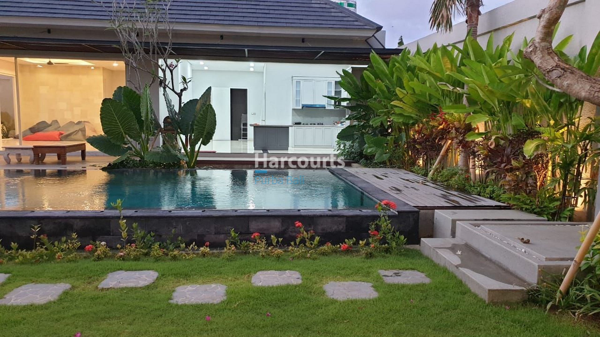 Contemporary Villa in Kerobokan Bali, Gunung Salak