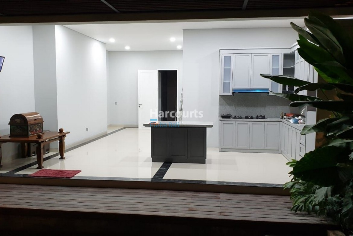 Contemporary Villa in Kerobokan Bali, Gunung Salak