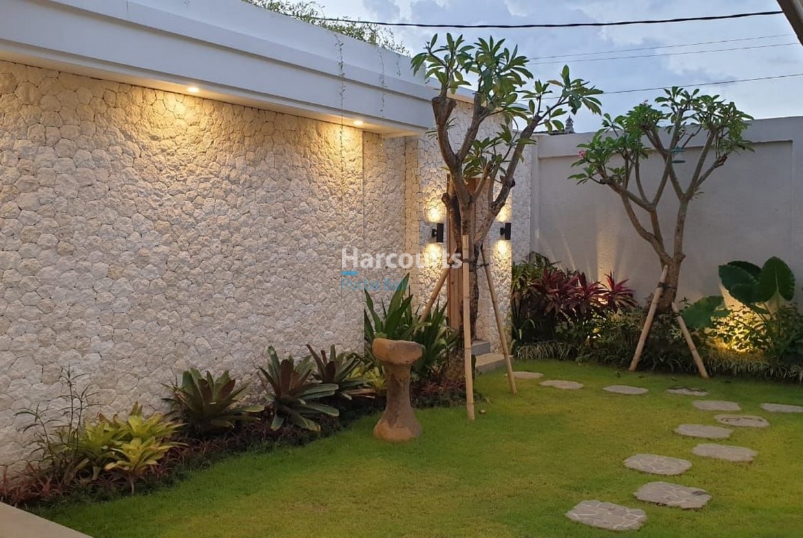 Contemporary Villa in Kerobokan Bali, Gunung Salak
