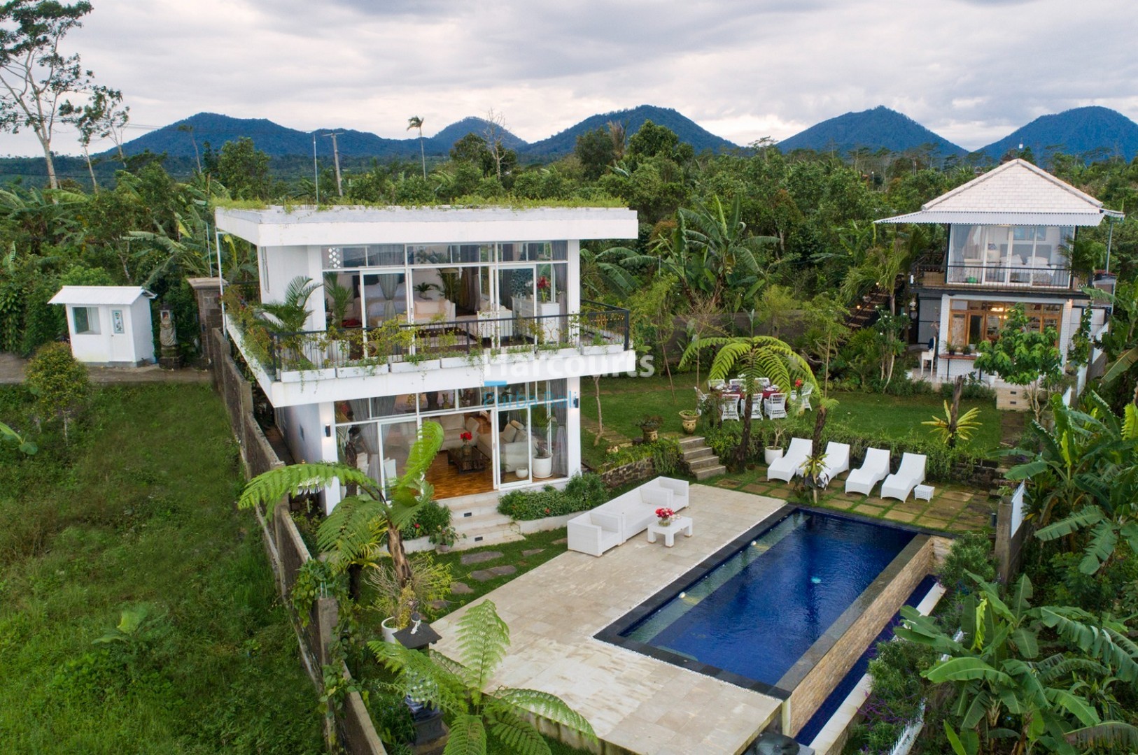 Mountain & Ocean View Luxury Villa in North Bali - Munduk