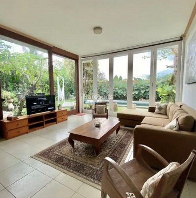 Charming Berawa Villa With Garden