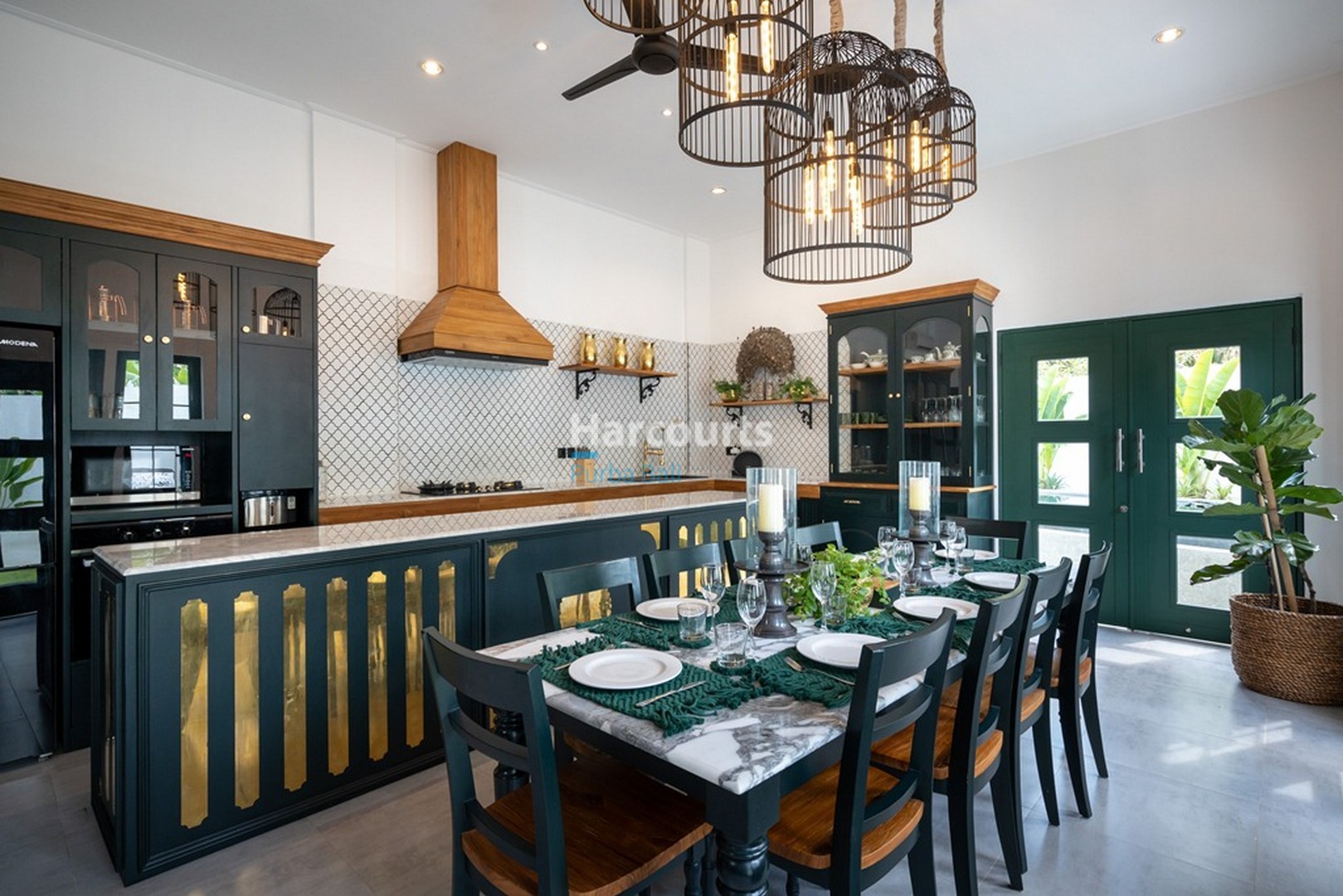 Strategically Positioned Berawa 4 Bed Freehold Villa