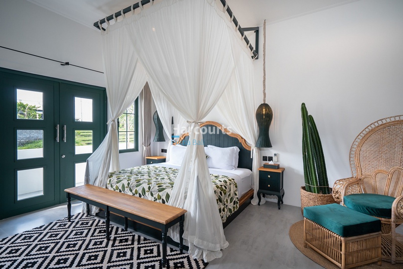 Strategically Positioned Berawa 4 Bed Freehold Villa