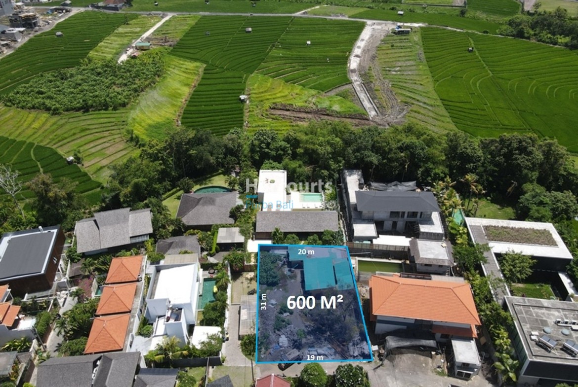 Amazing 6 are Freehold Pererenan Land