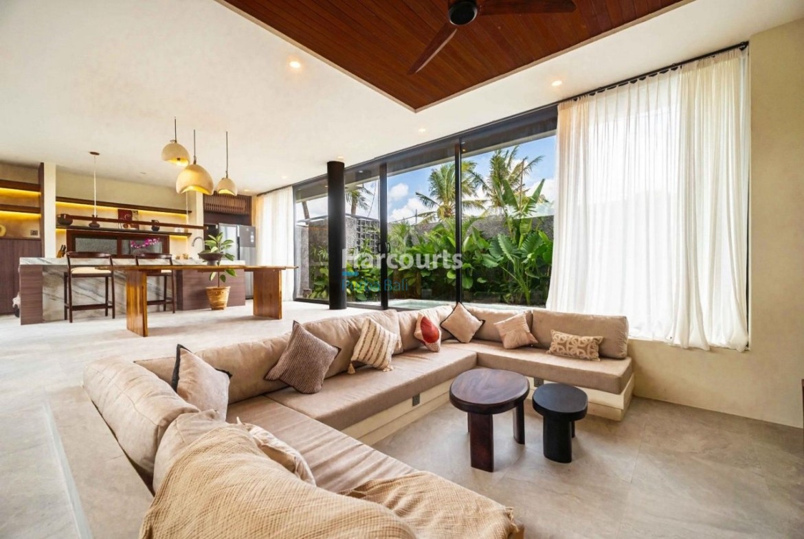 Located Serene Coastal Area Luxury Living