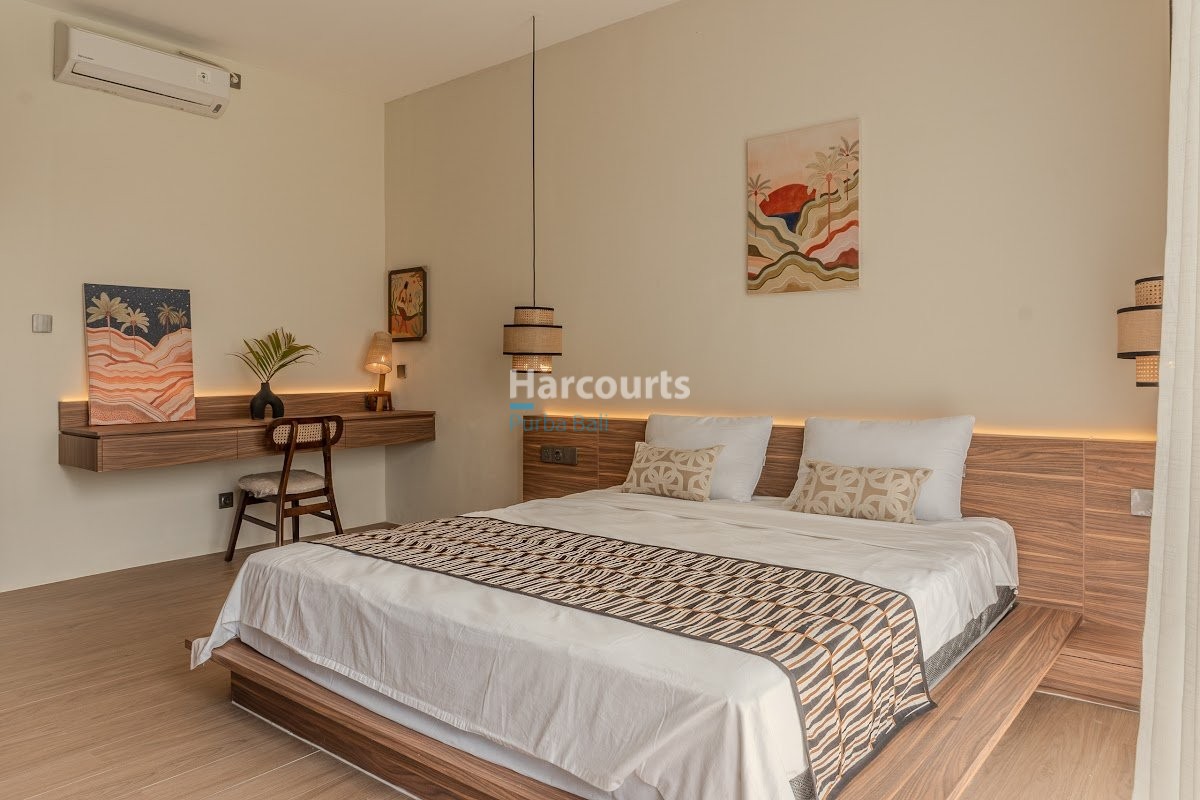 Located Serene Coastal Area Swimming Pool