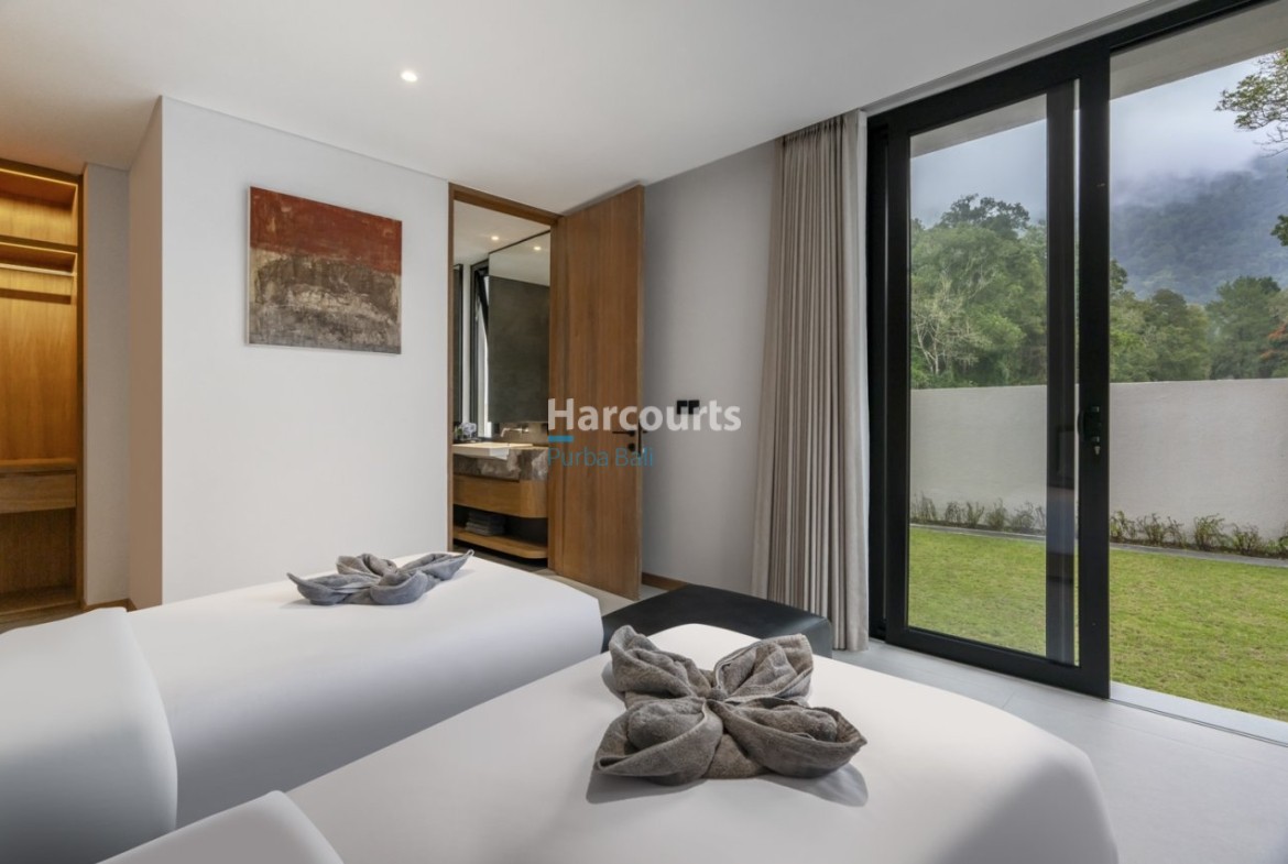 Nestled Within Breathtaking Highlands For Sale 1