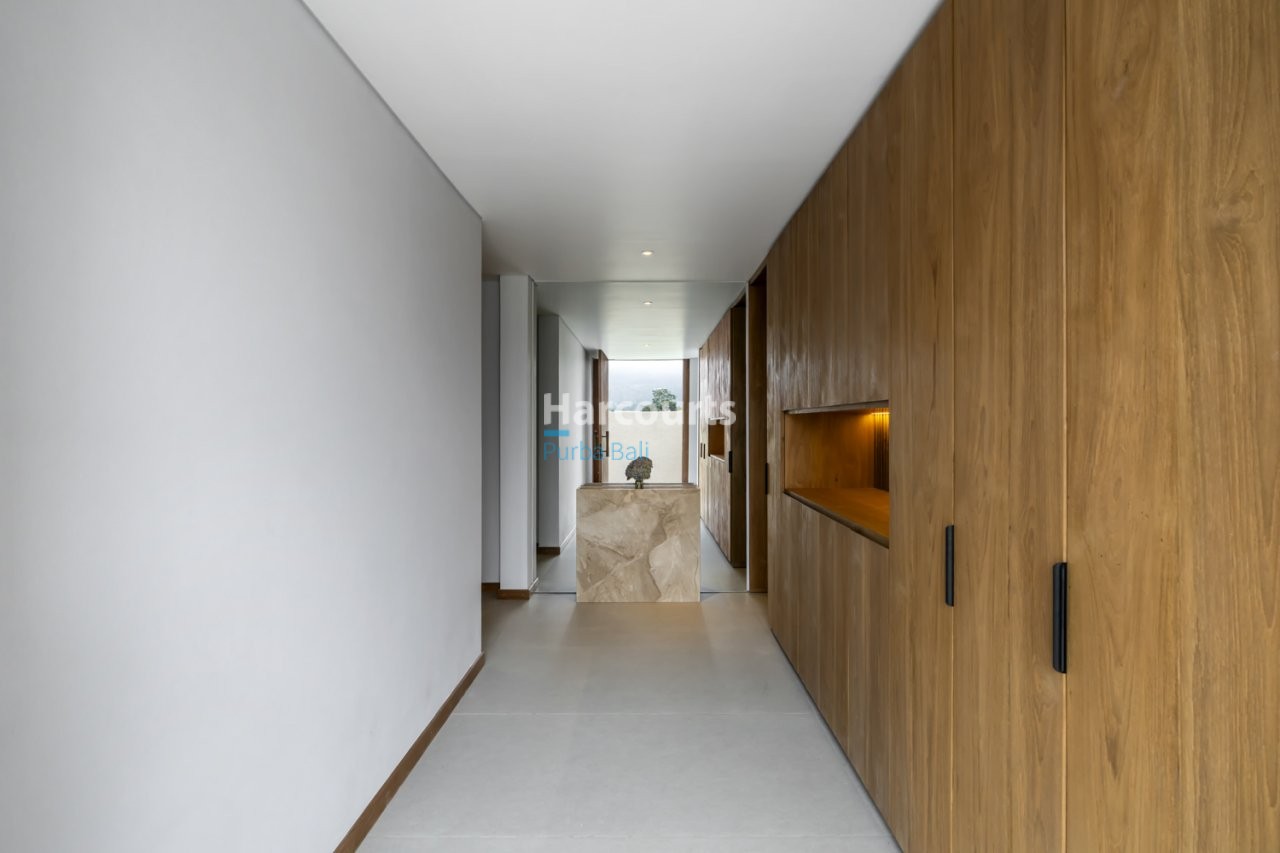 Nestled Within Breathtaking Highlands Ocean Breeze