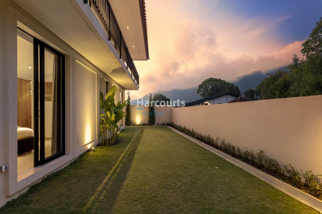 Nestled Within Breathtaking Highlands Ocean Breeze 1