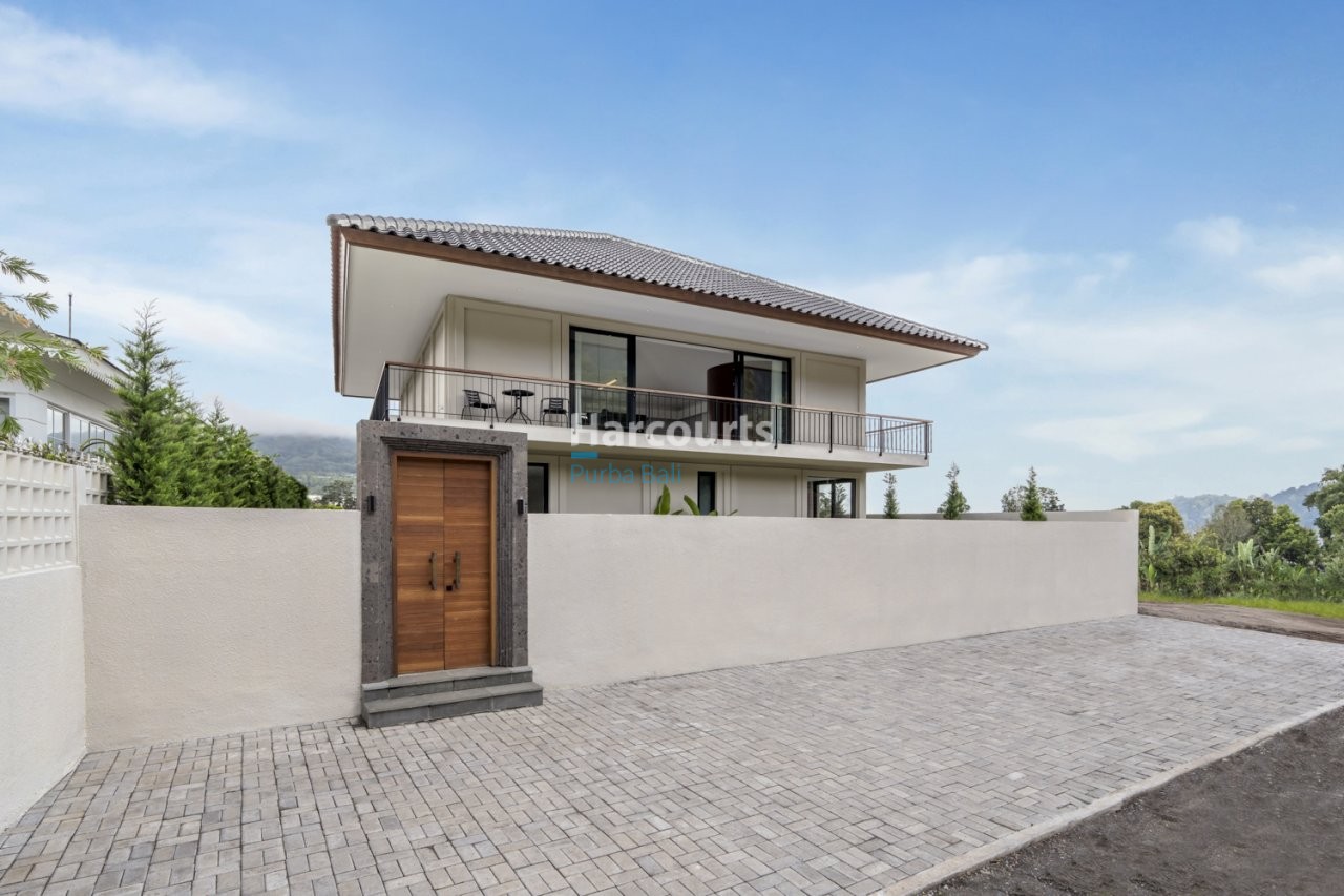 Nestled Within Breathtaking Highlands Ricefield View