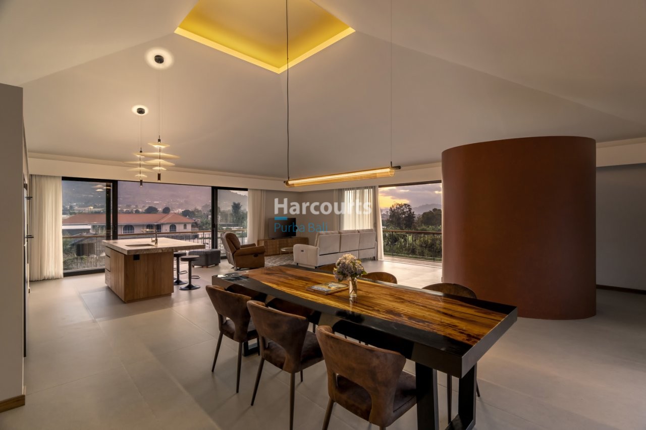 Nestled Within Breathtaking Highlands Tropical Modern 1