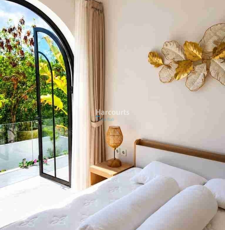 Nestled Emerging Luxury Hotspot For Sale