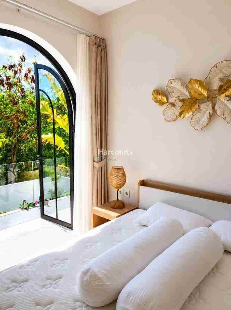 Nestled Emerging Luxury Hotspot For Sale