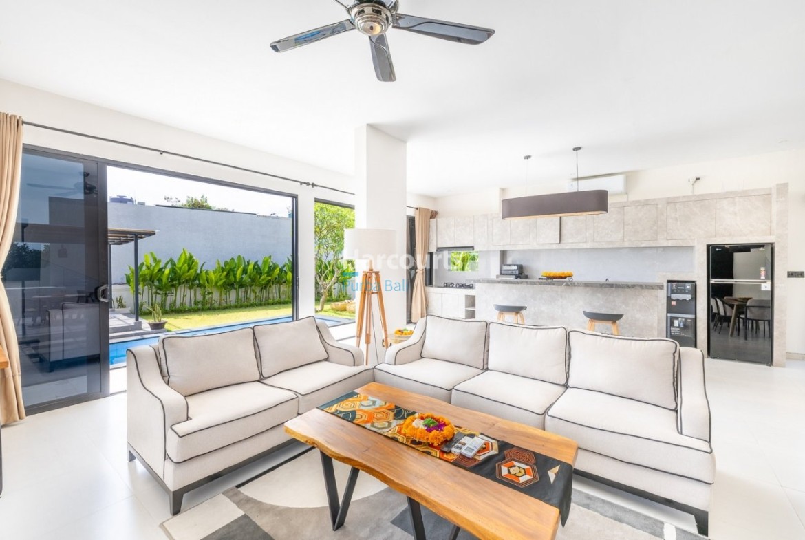 Set Evolving Neighborhood Tumbak Property Investment