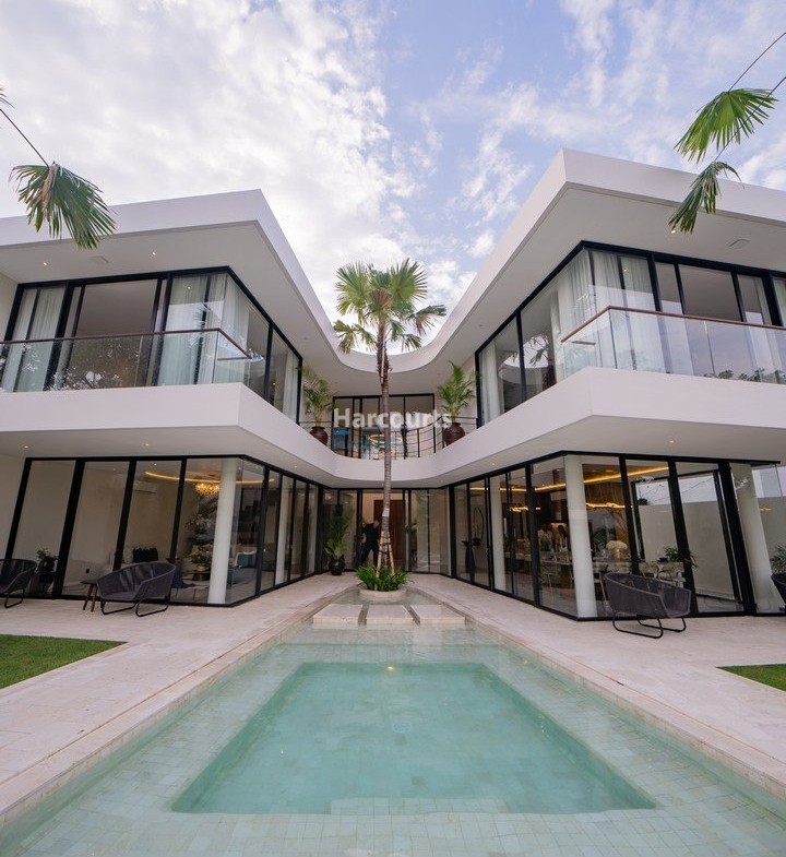 Stylishly Designed Freehold Villa Tropical Modern