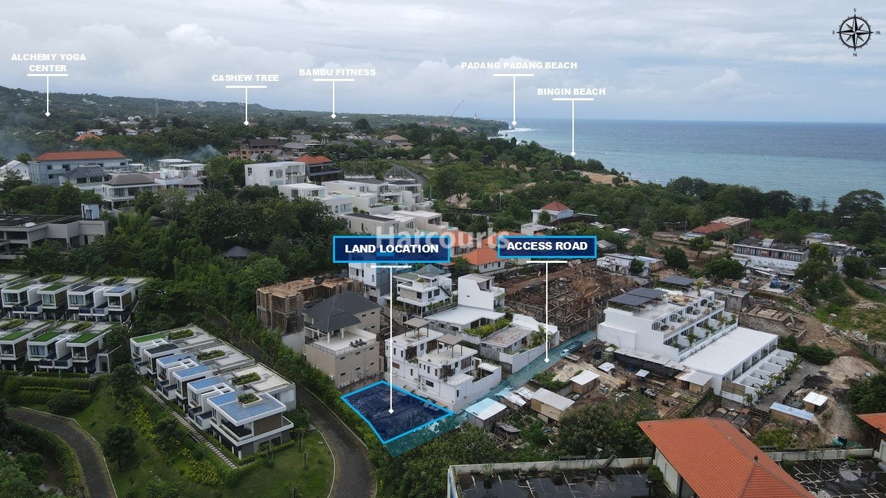 Adjacent Small Tropical River Luxury Living