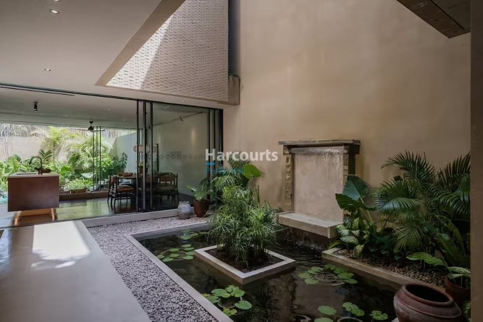 4 Bedroom Luxury Villa Beachside Freehold Ownership