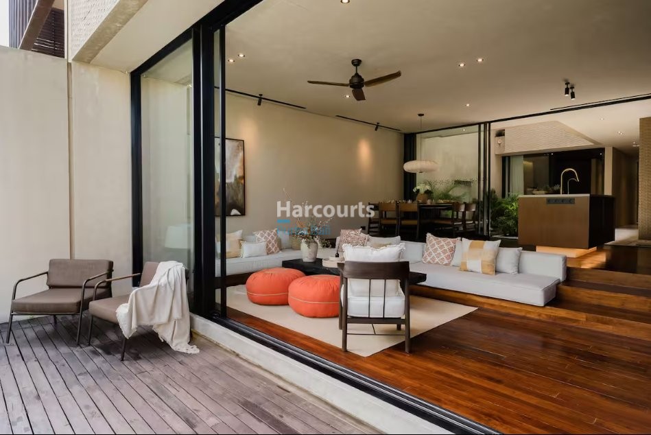 4 Bedroom Luxury Villa Beachside Holiday Rental