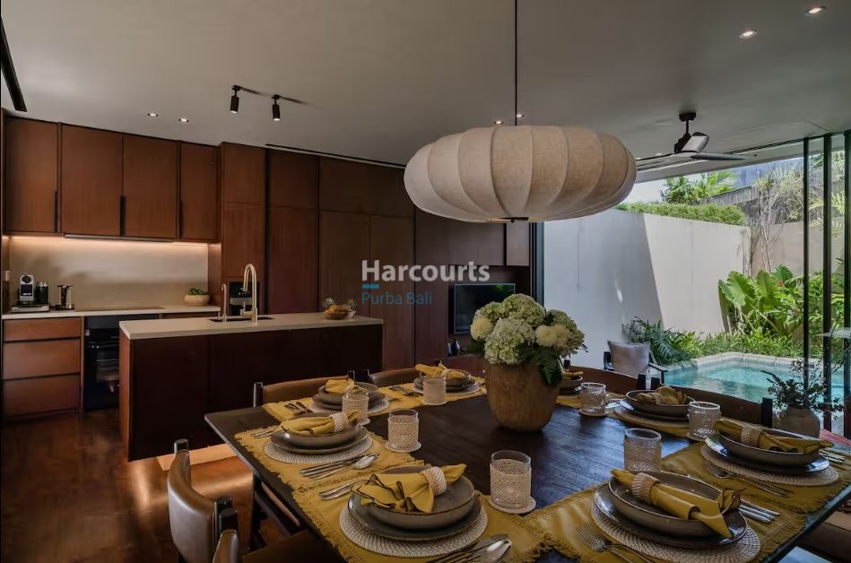 4 Bedroom Luxury Villa Beachside Property Investment