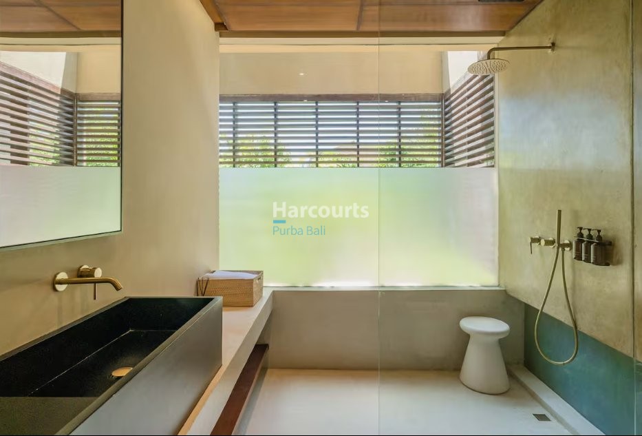 4 Bedroom Luxury Villa Beachside Swimming Pool