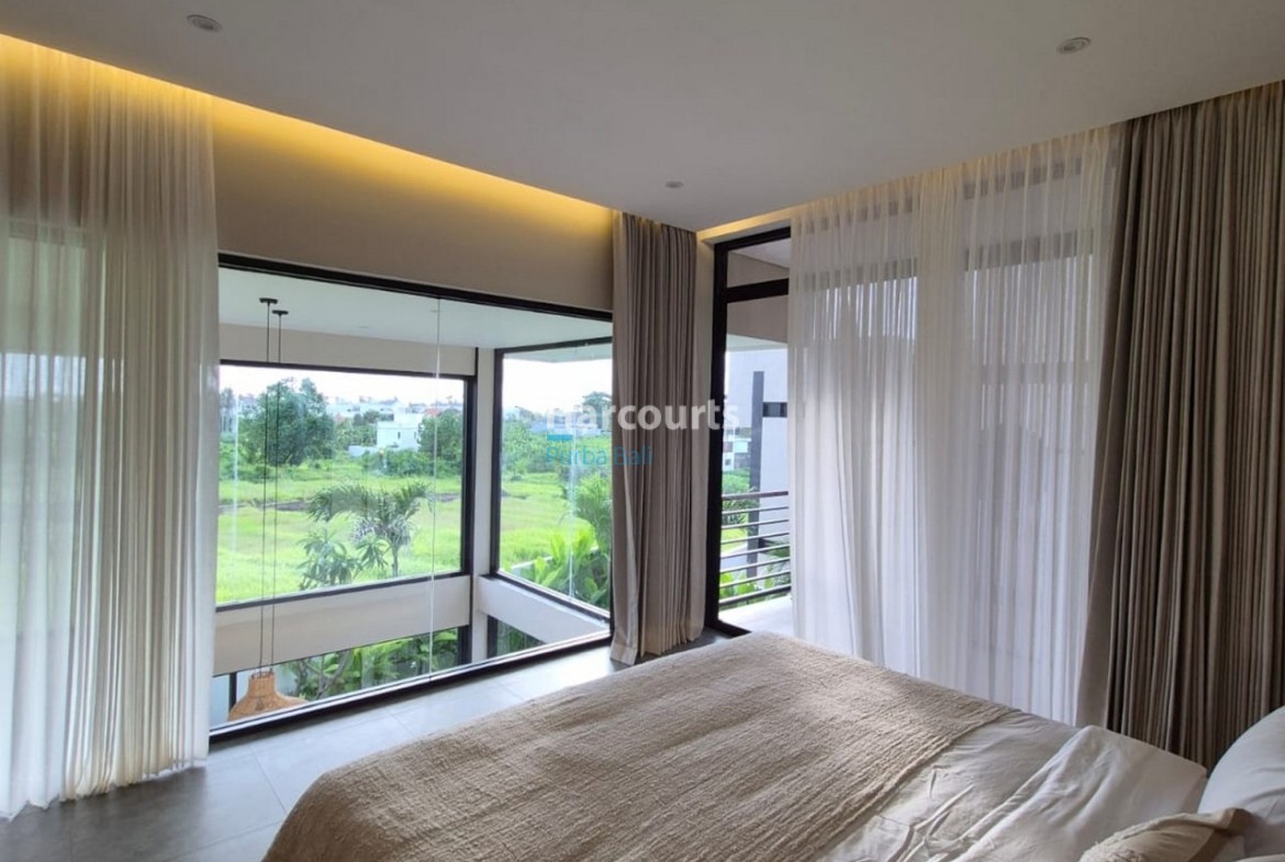 Located Beautiful Surroundings Pantai Swimming Pool