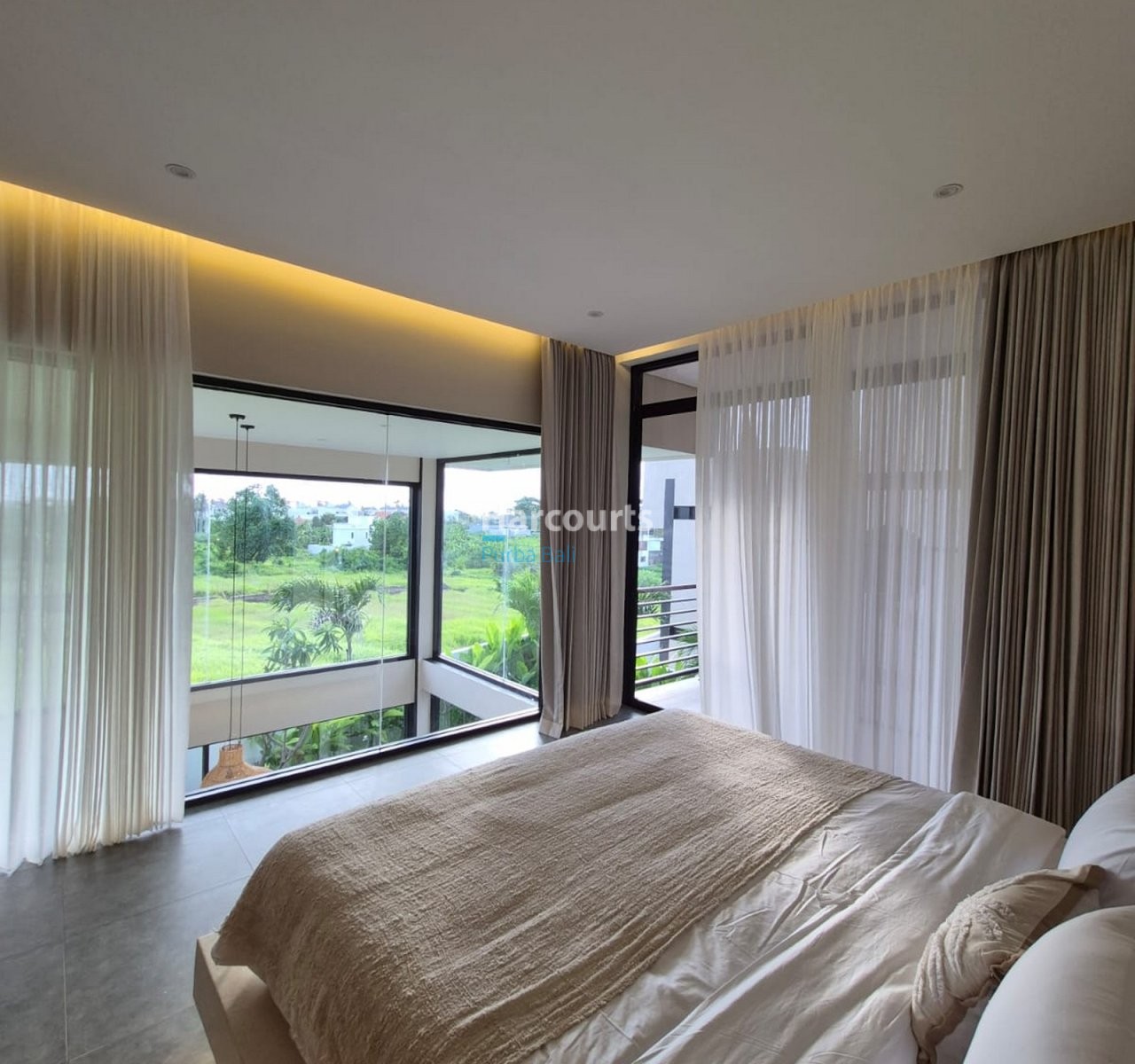 Located Beautiful Surroundings Pantai Swimming Pool